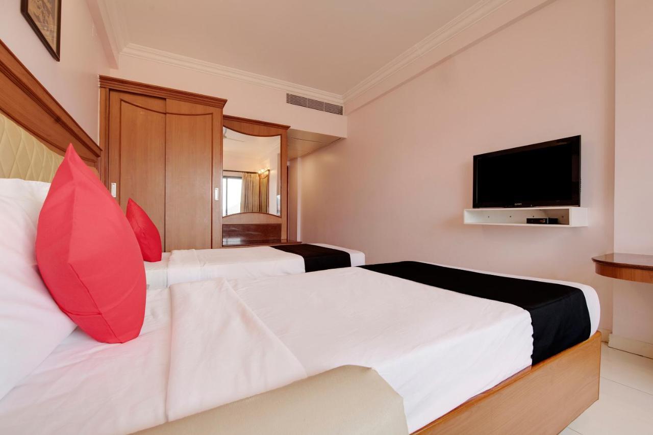 Capital O 41646 Hotel Devi Towers Szálem Kültér fotó