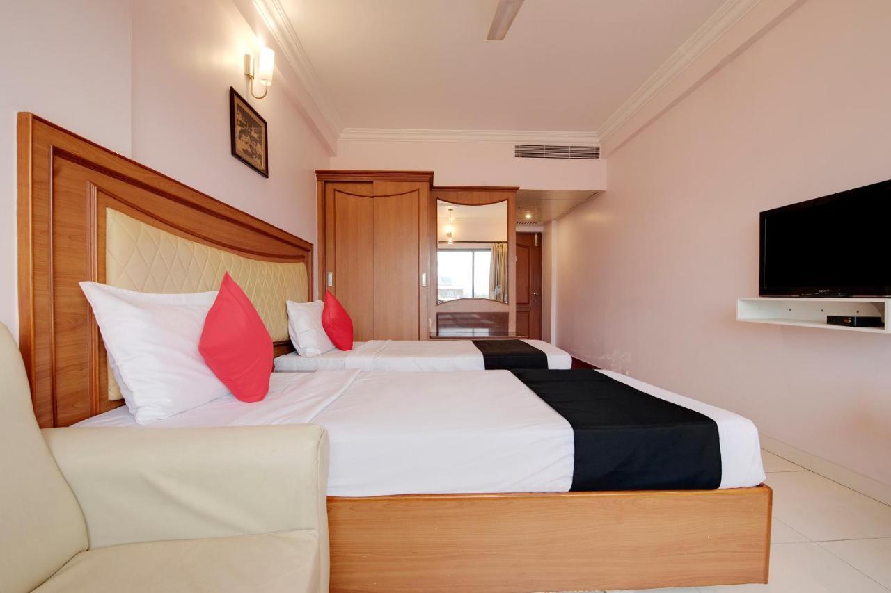 Capital O 41646 Hotel Devi Towers Szálem Kültér fotó